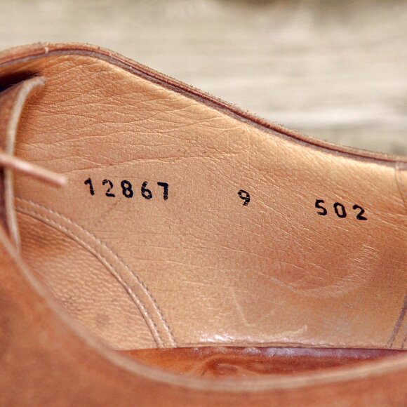 $695 Neiman Marcus GRAVATI 9 M Snuff Suede 12867 * add $15 new Cedar Trees main image 4